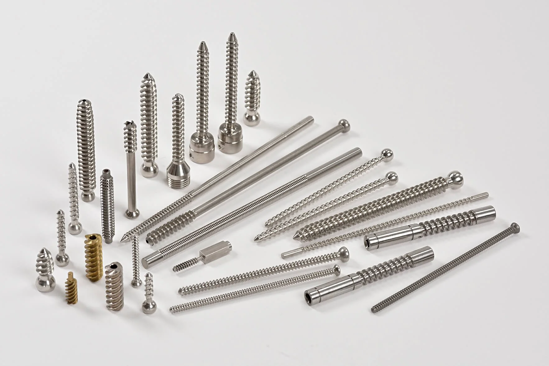 آشنایی کامل با پیچ‌ها و ابزارهای جراحی ارتوپدی | از انتخاب تا کاربردهای حرفه‌ای